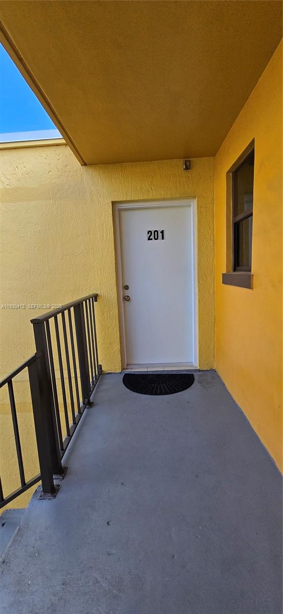 646 NW 114th Ave # 201
