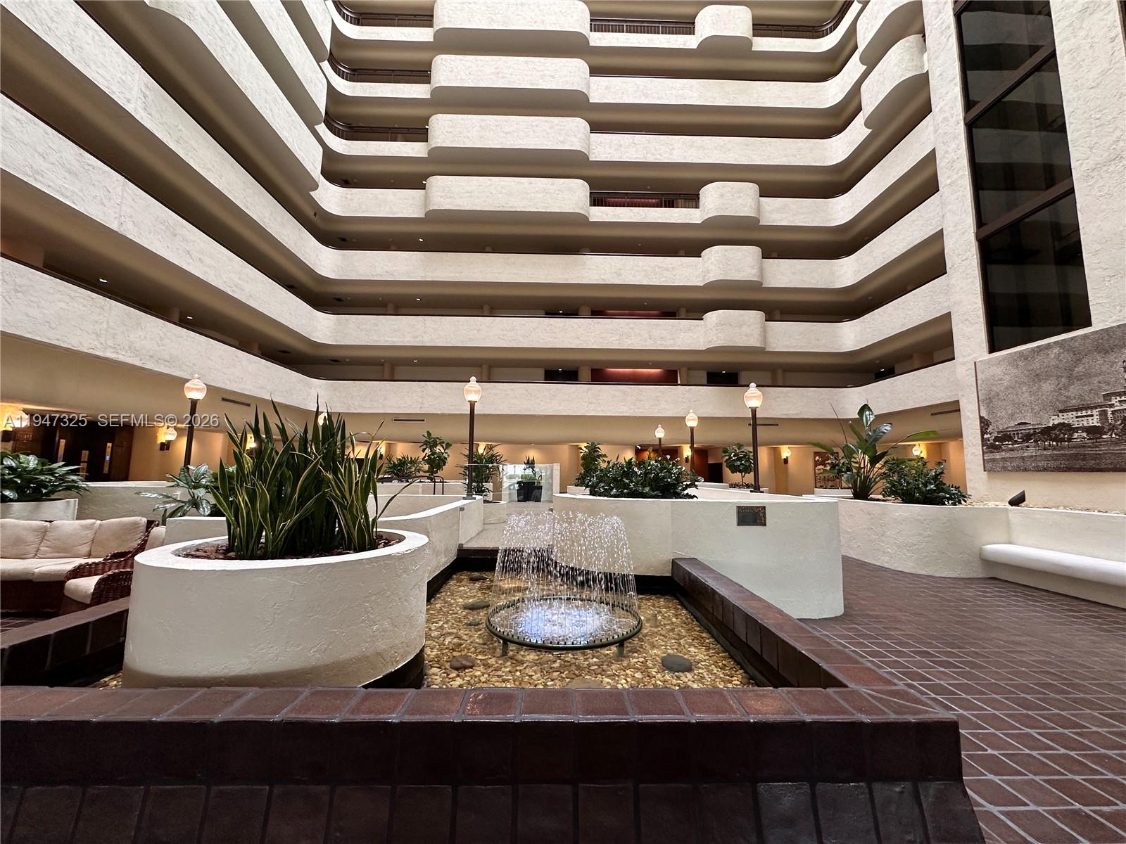 600 Biltmore Way # 318