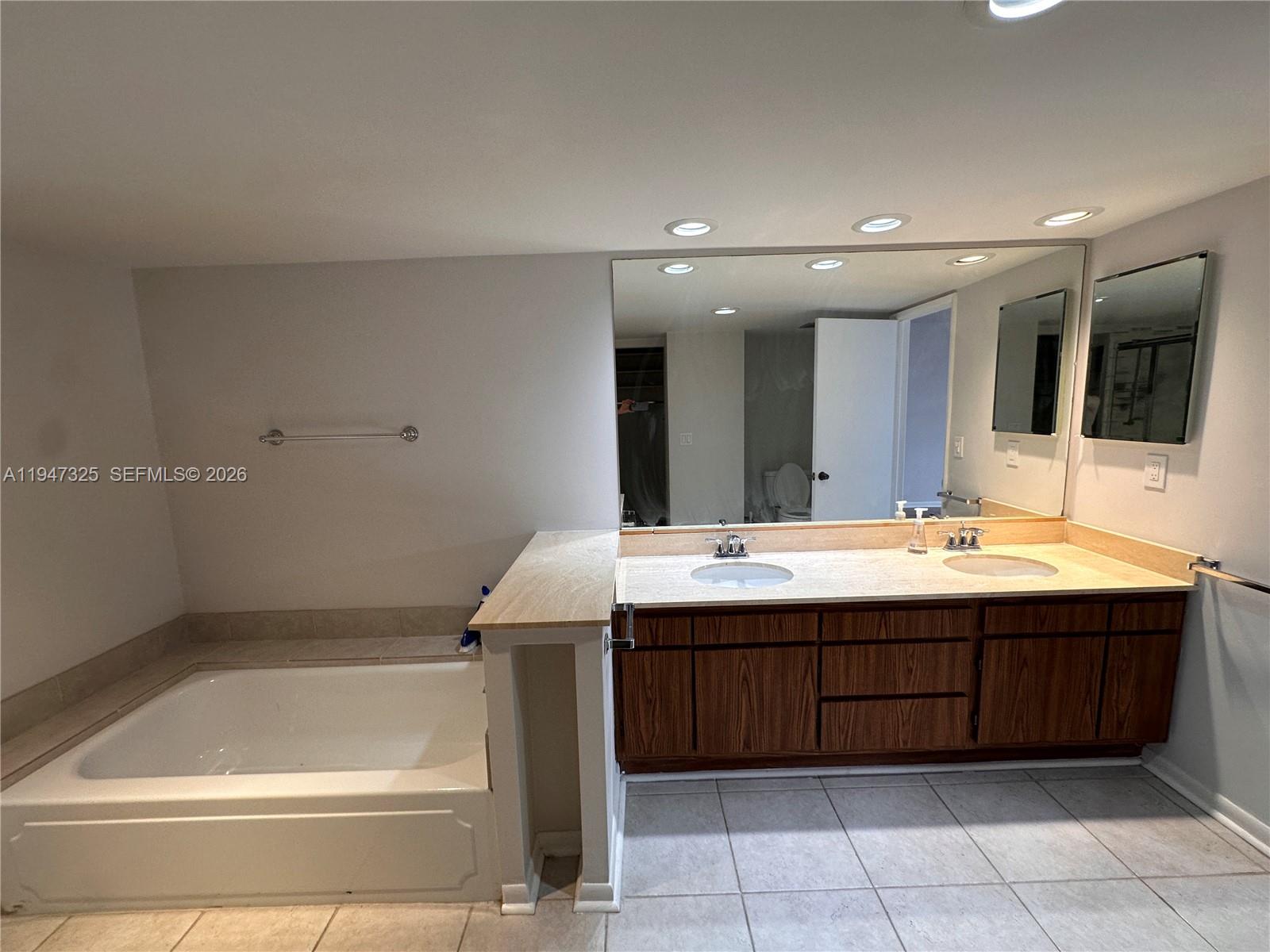 600 Biltmore Way # 318
