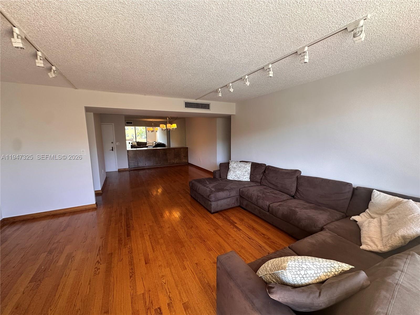 600 Biltmore Way # 318
