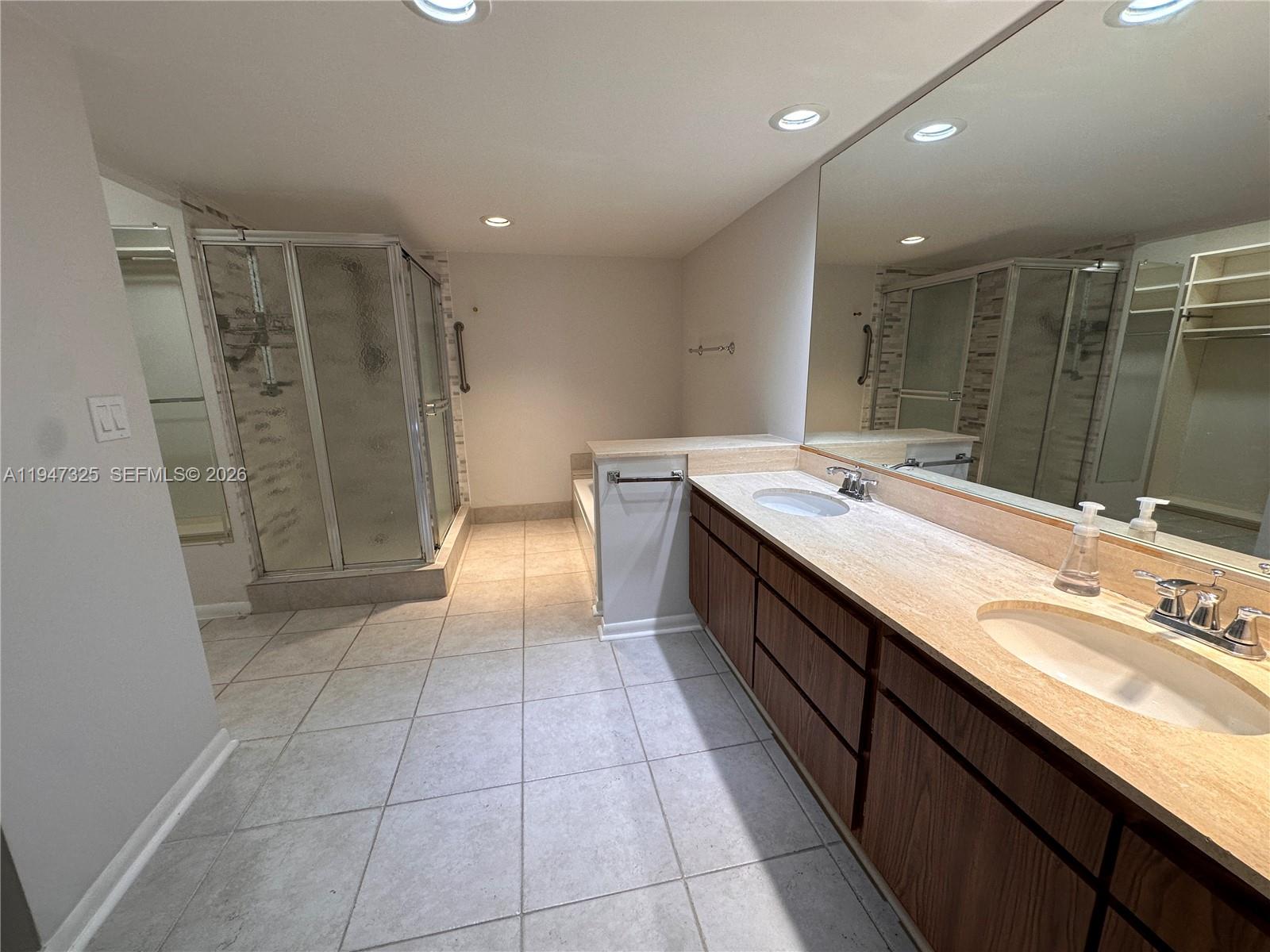 600 Biltmore Way # 318