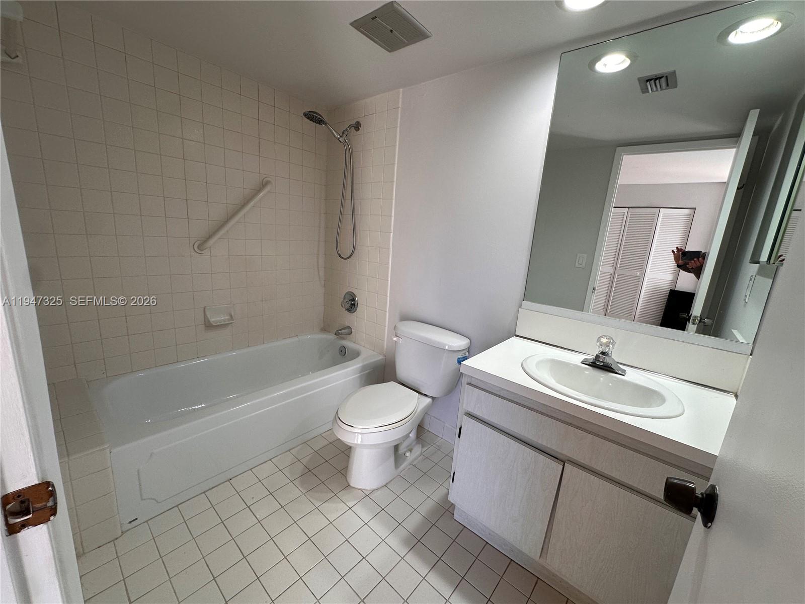 600 Biltmore Way # 318