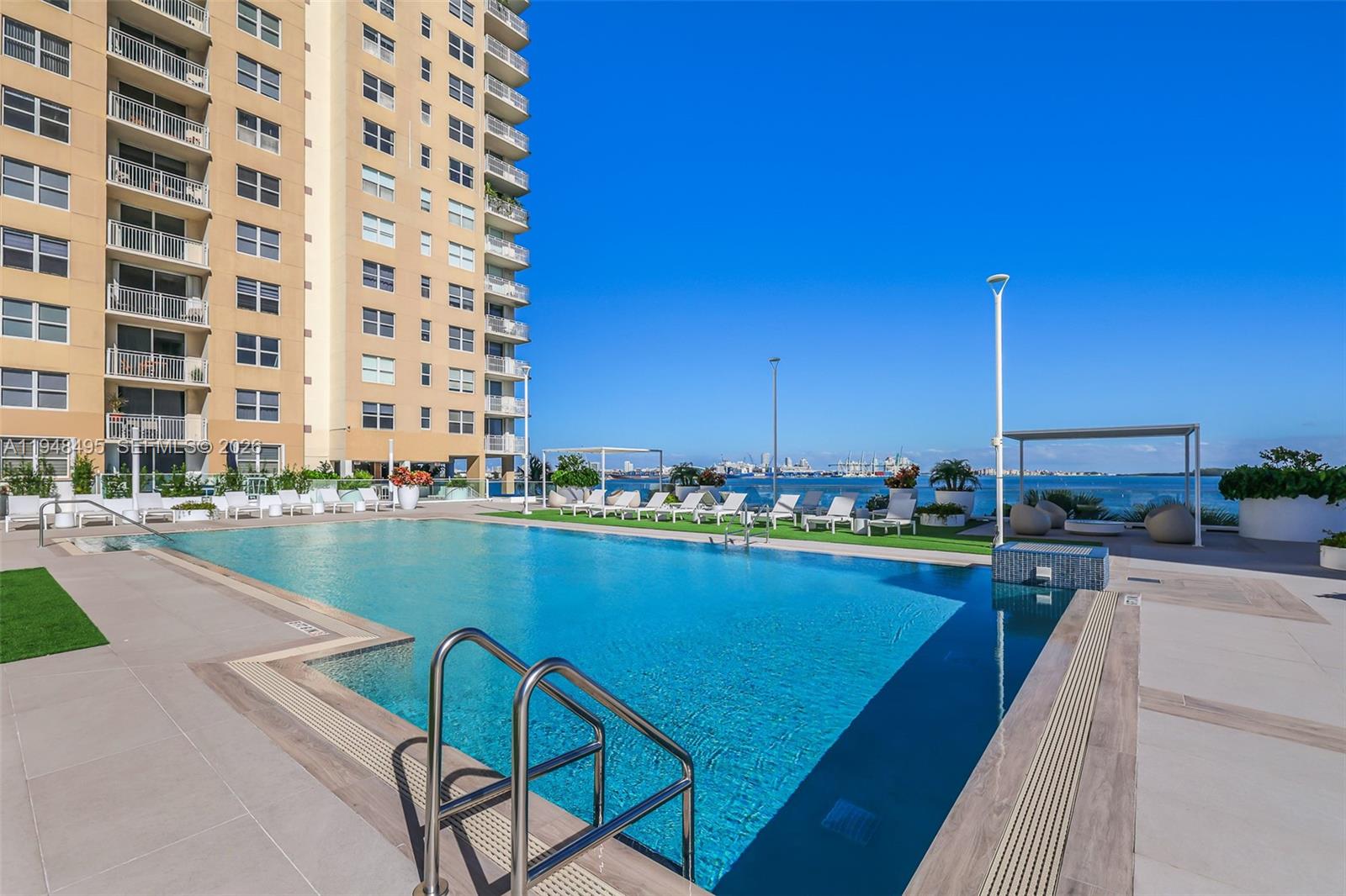 770 Claughton Island Dr # 409