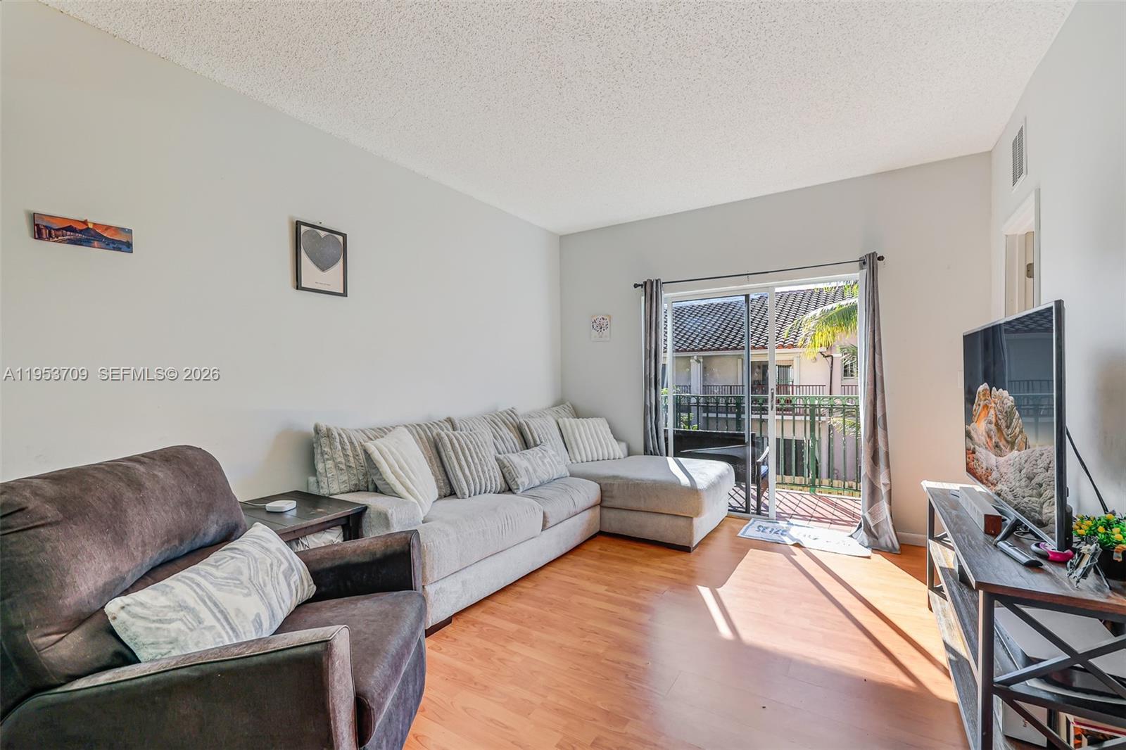 10026 Hammocks Blvd # 6 Unit: 207-6