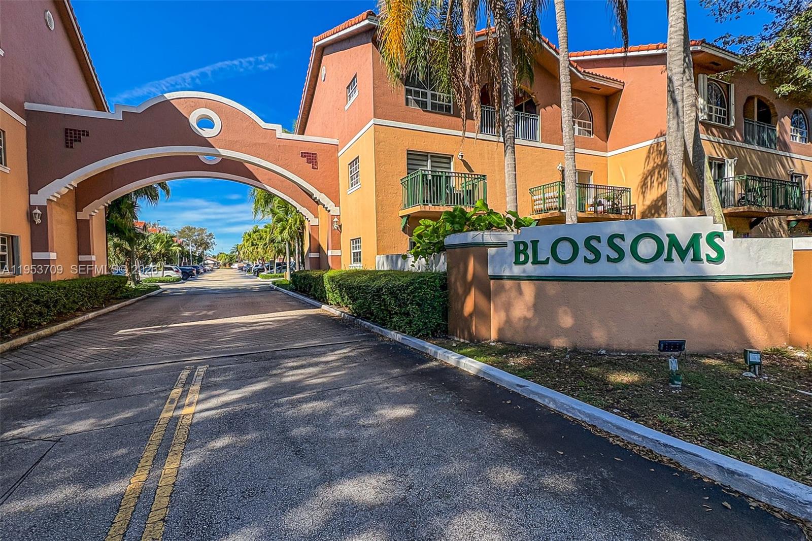 10026 Hammocks Blvd # 6 Unit: 207-6