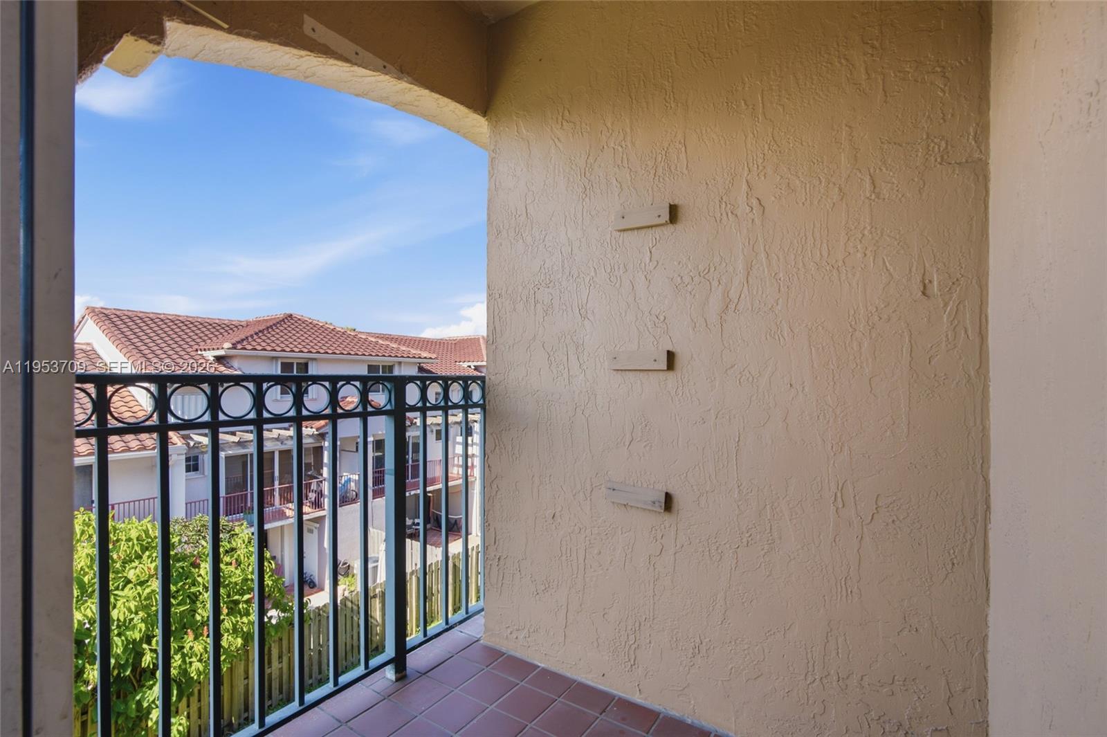 10026 Hammocks Blvd # 6 Unit: 207-6