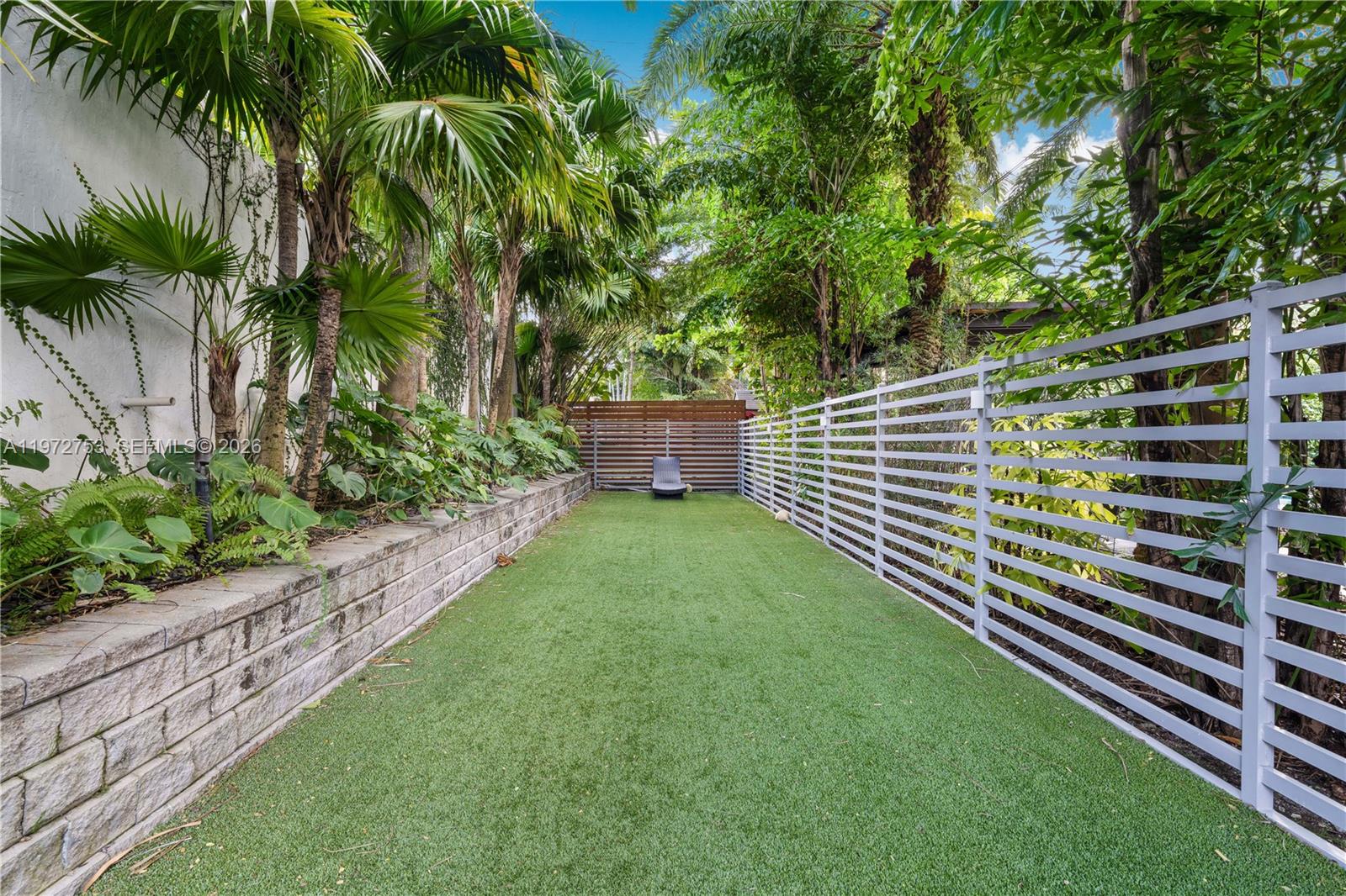 1880 S Bayshore Dr