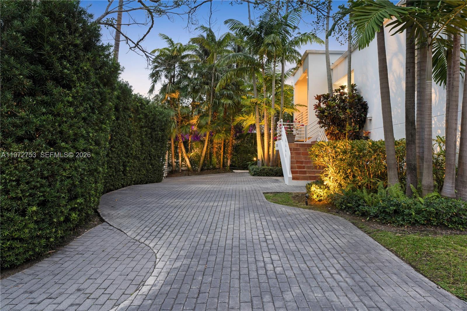 1880 S Bayshore Dr