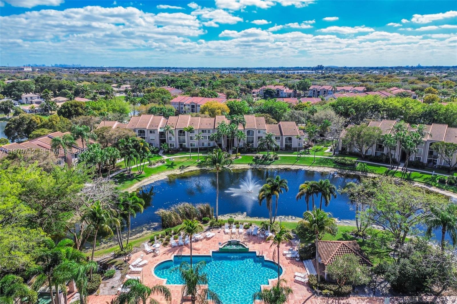 12172 Saint Andrews Pl # 307