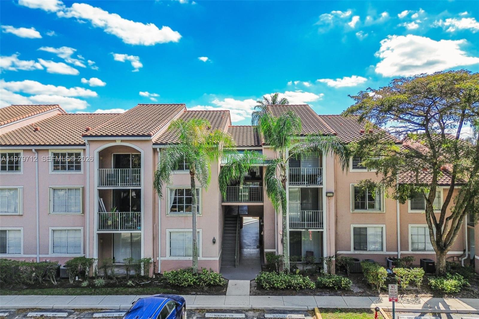 12172 Saint Andrews Pl # 307