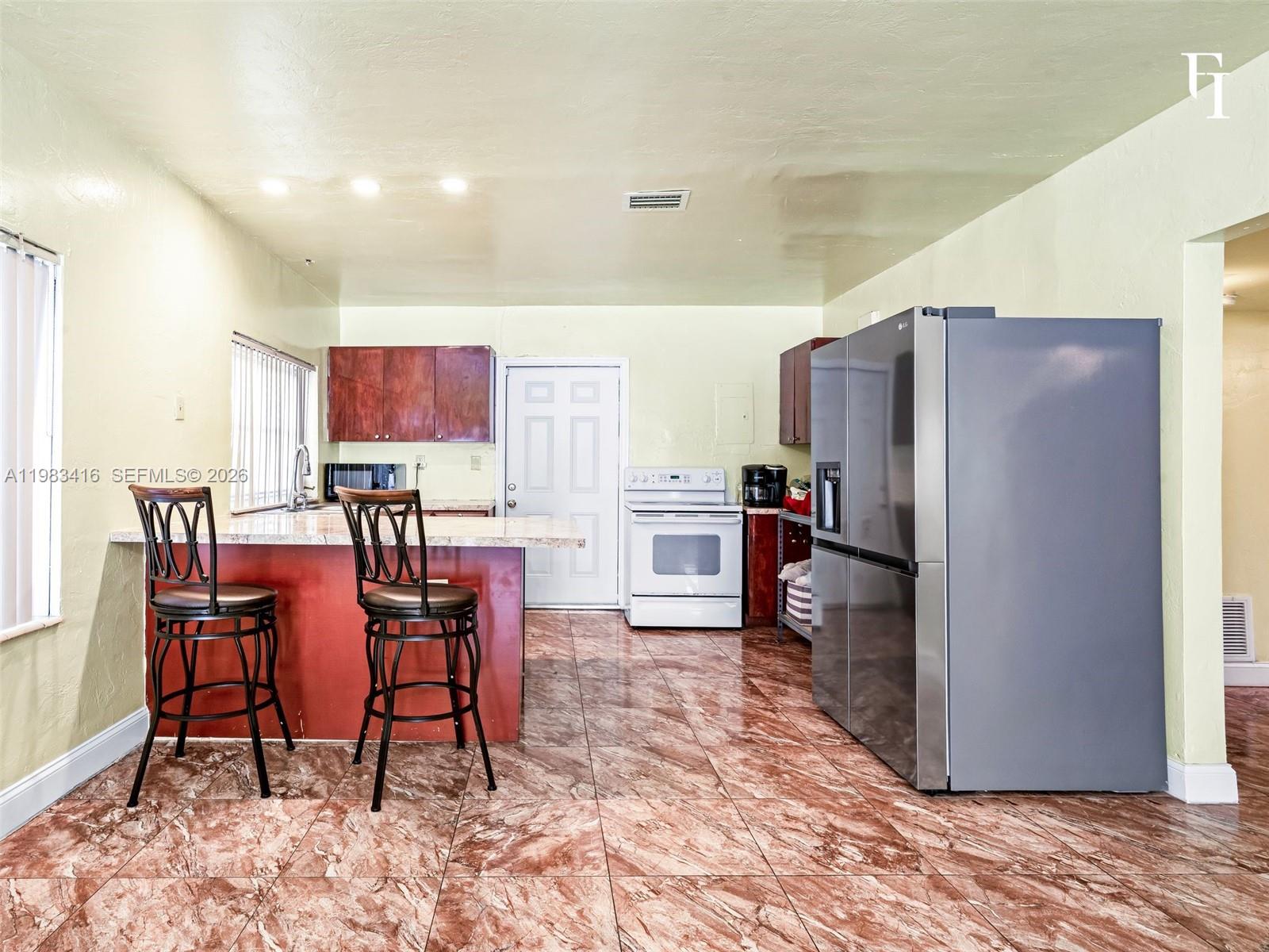 1195 NW 48th St