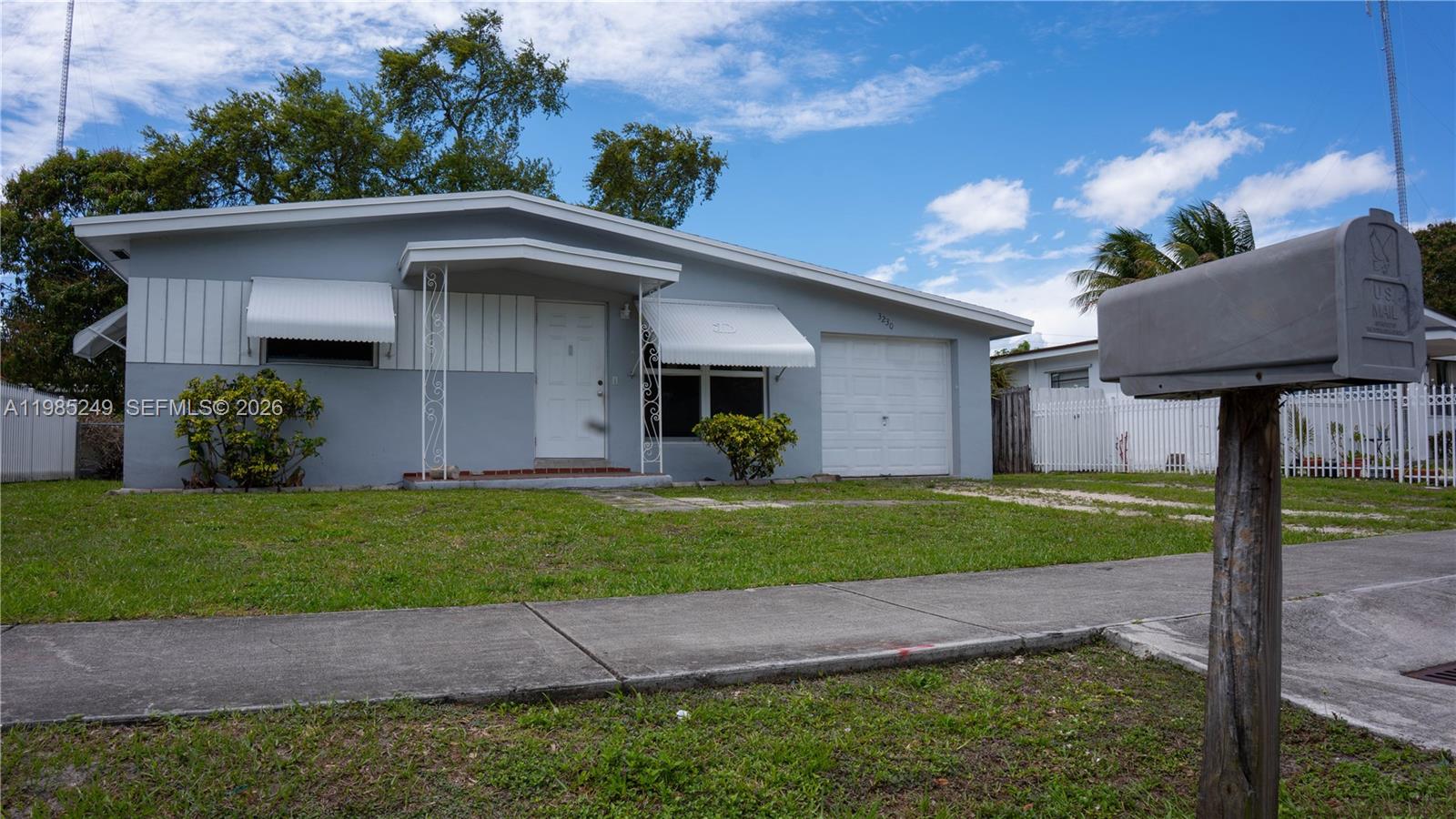 3230 SW 47th Ave