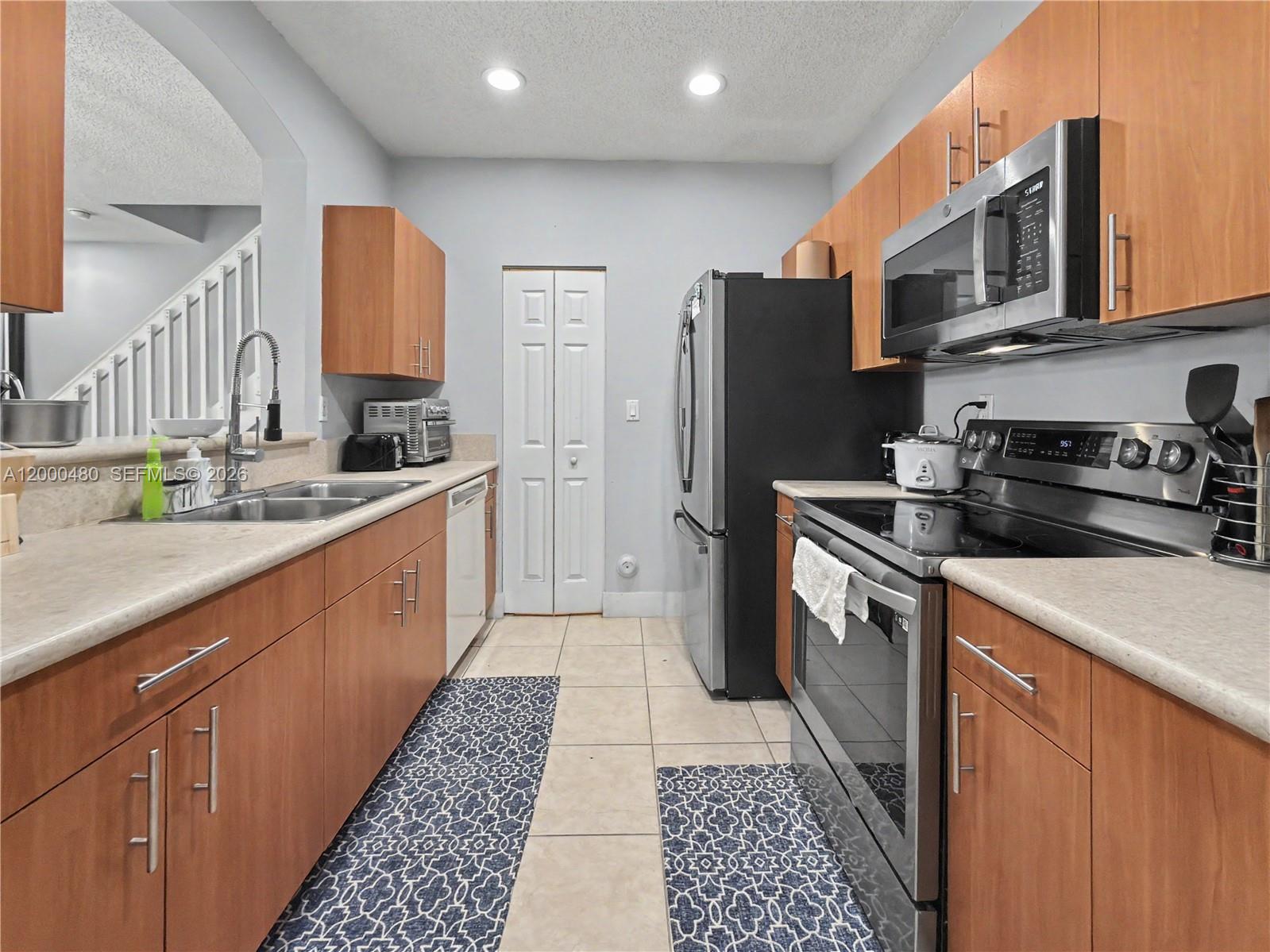 1033 NE 42nd Pl