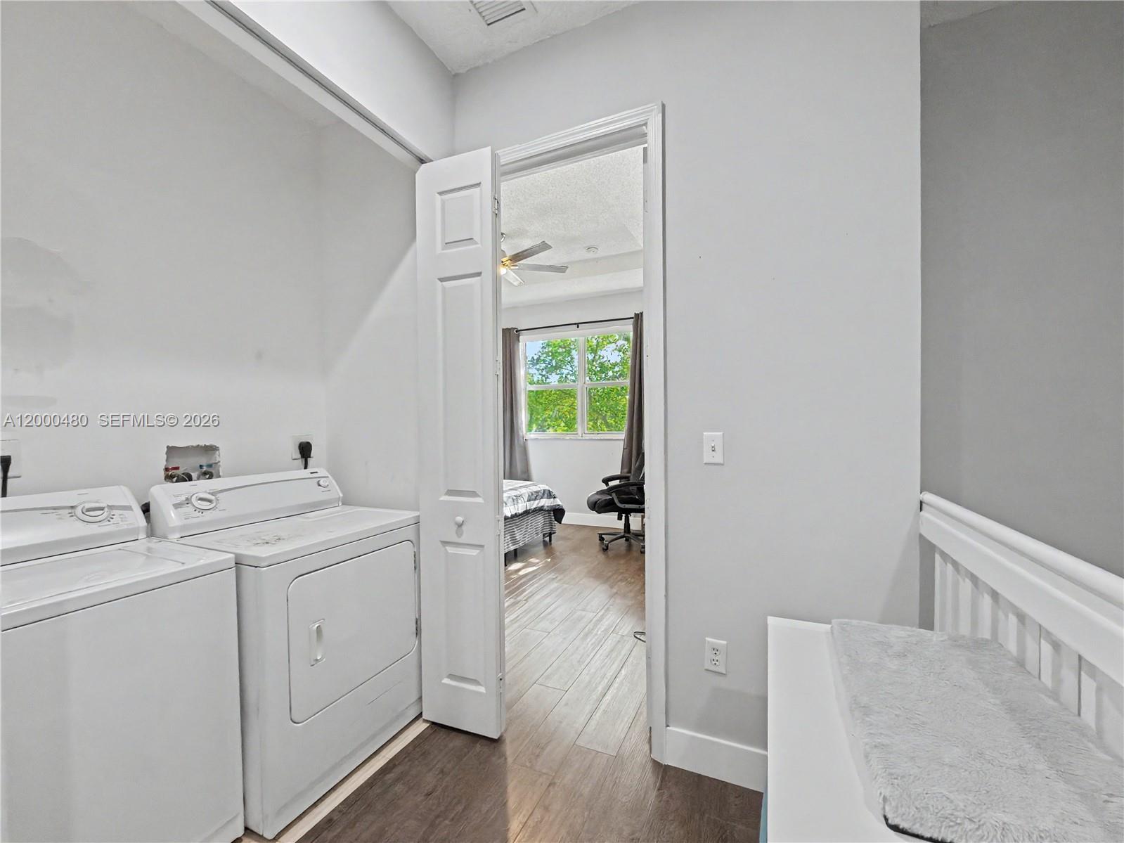 1033 NE 42nd Pl