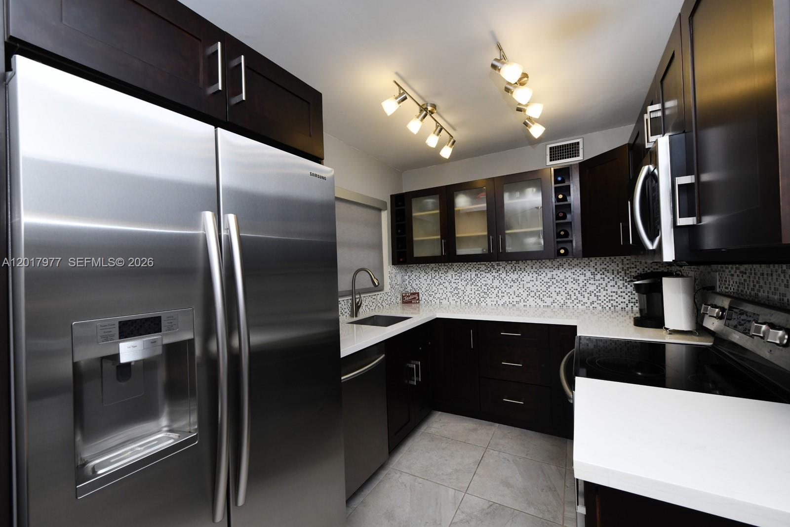 7705 SW 86th St # 212 Unit: B-212