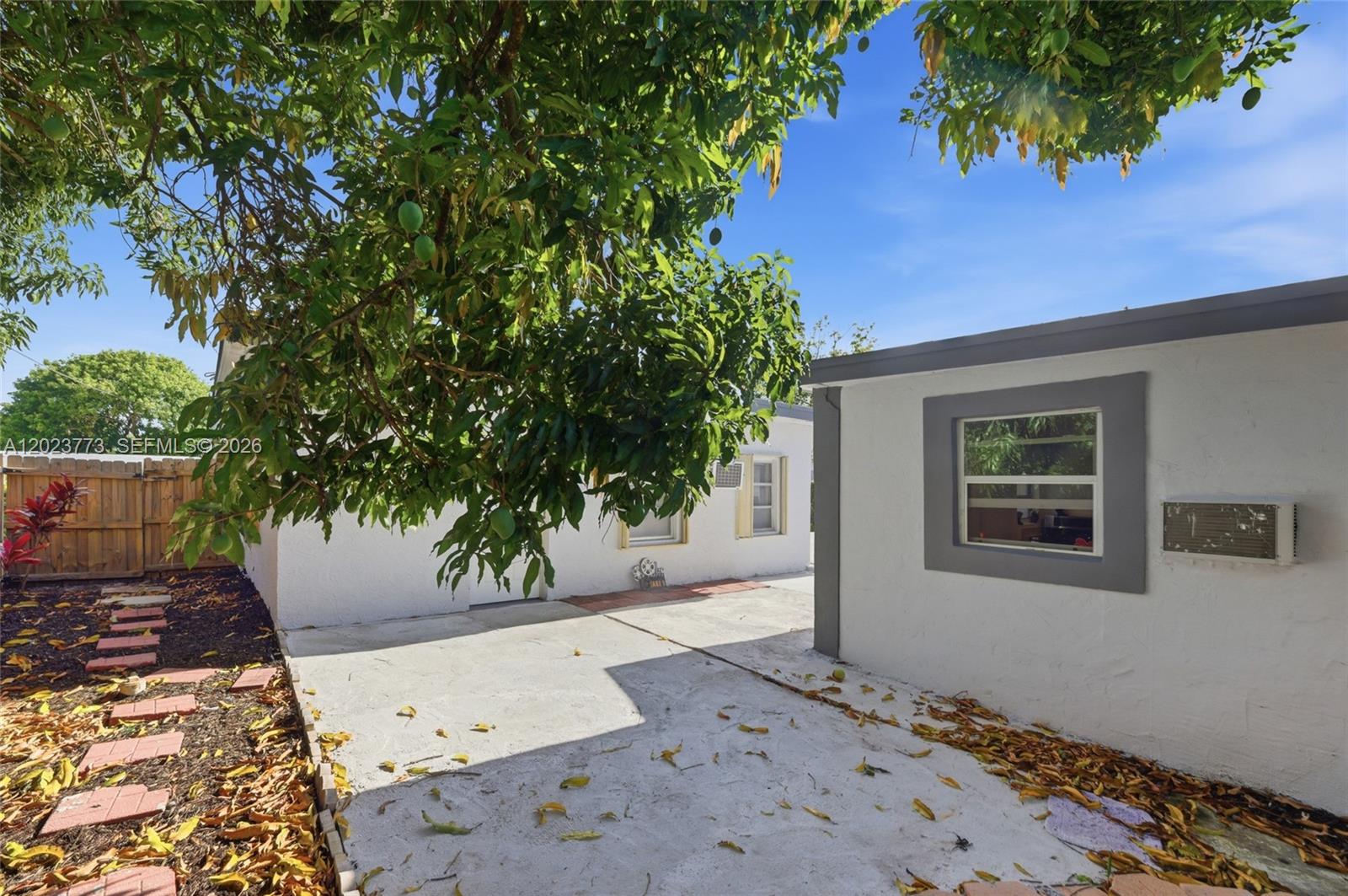 2780 NW 25th St