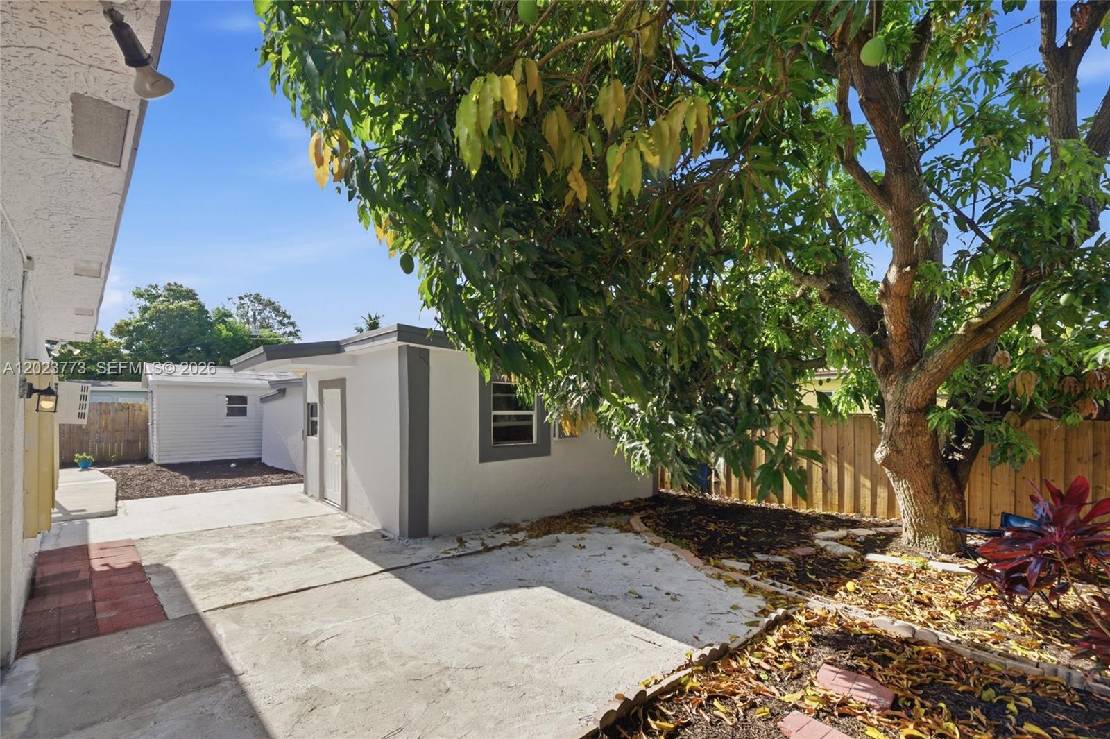 2780 NW 25th St