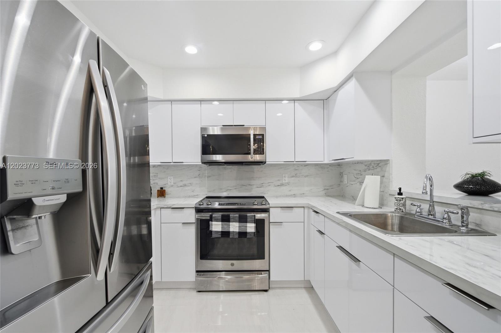 2780 NW 25th St