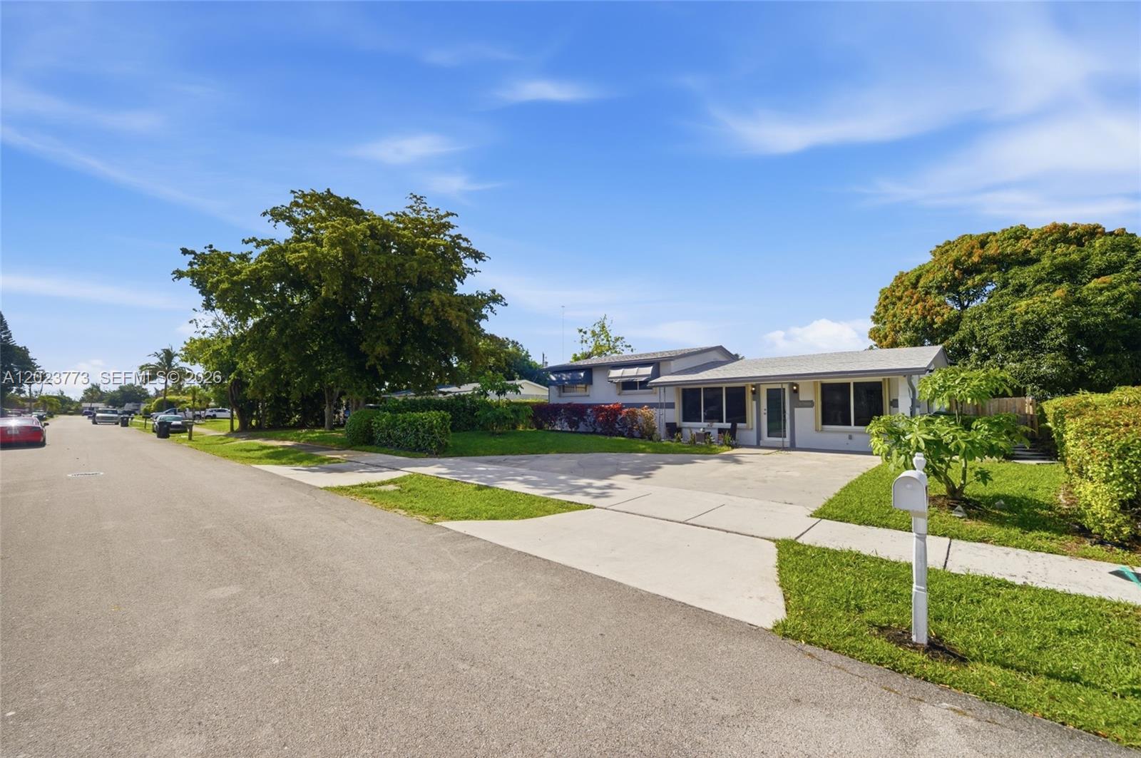 2780 NW 25th St