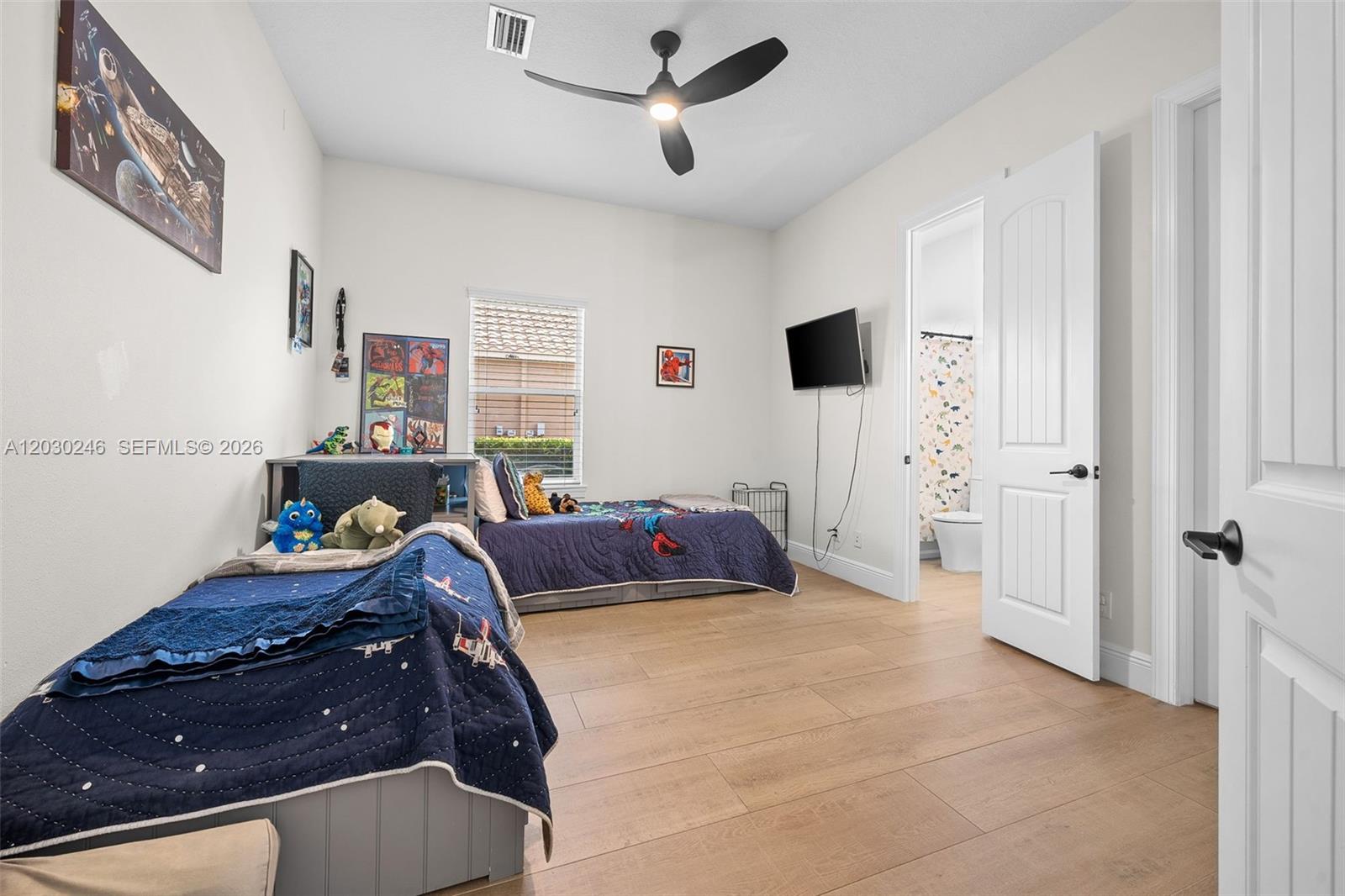 17425 Varona Pl