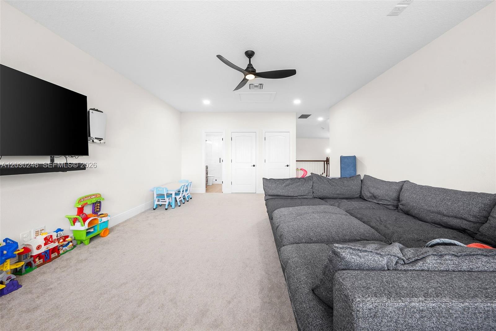 17425 Varona Pl