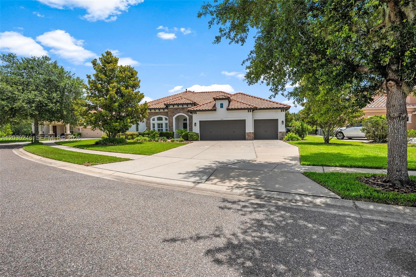 17425 Varona Pl