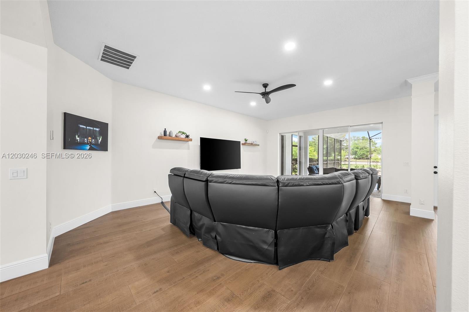 17425 Varona Pl