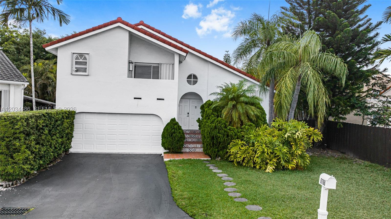 6768 SW 104th Ave