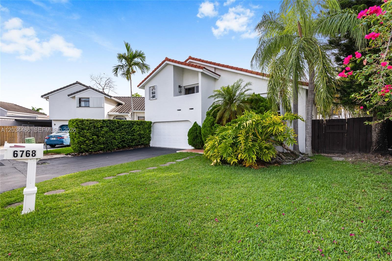6768 SW 104th Ave