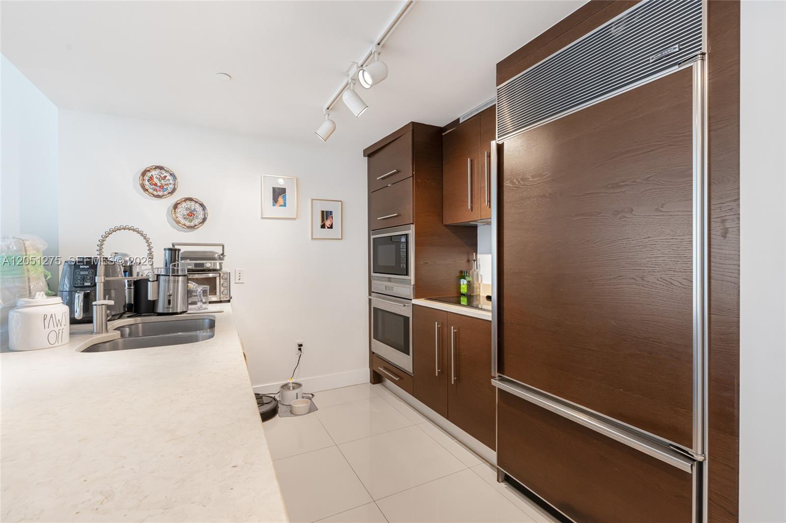 475 Brickell Ave # 3111