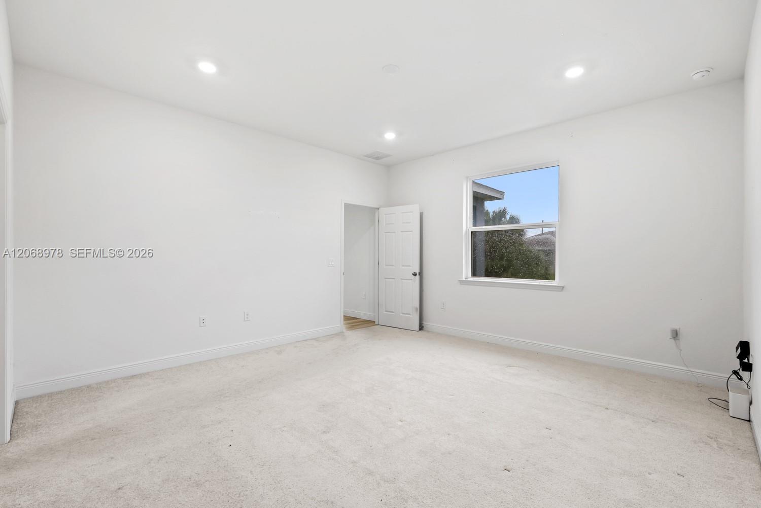 2844 NW 27th