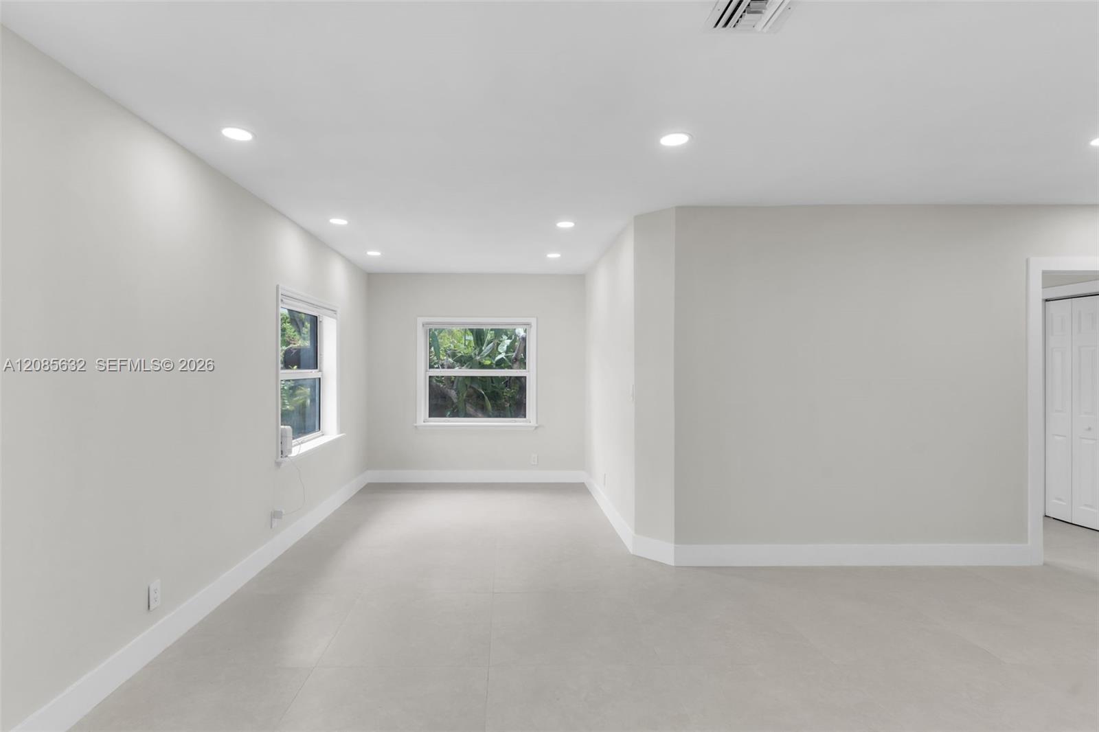 1525 NE 18th Ave