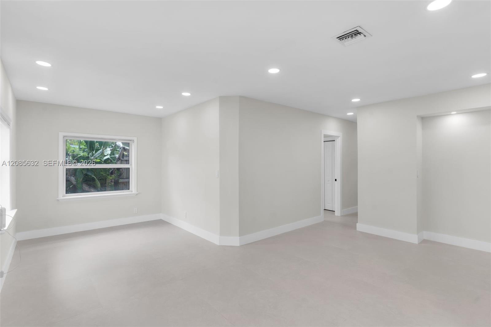 1525 NE 18th Ave