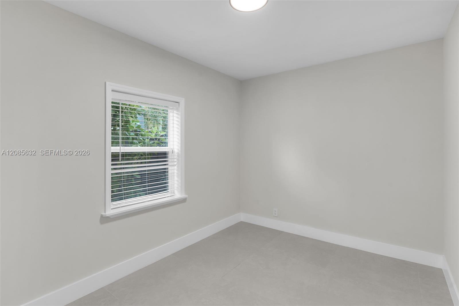 1525 NE 18th Ave