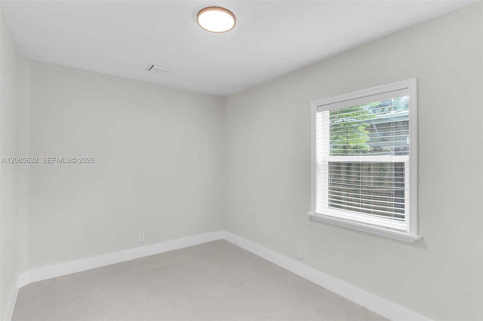 1525 NE 18th Ave