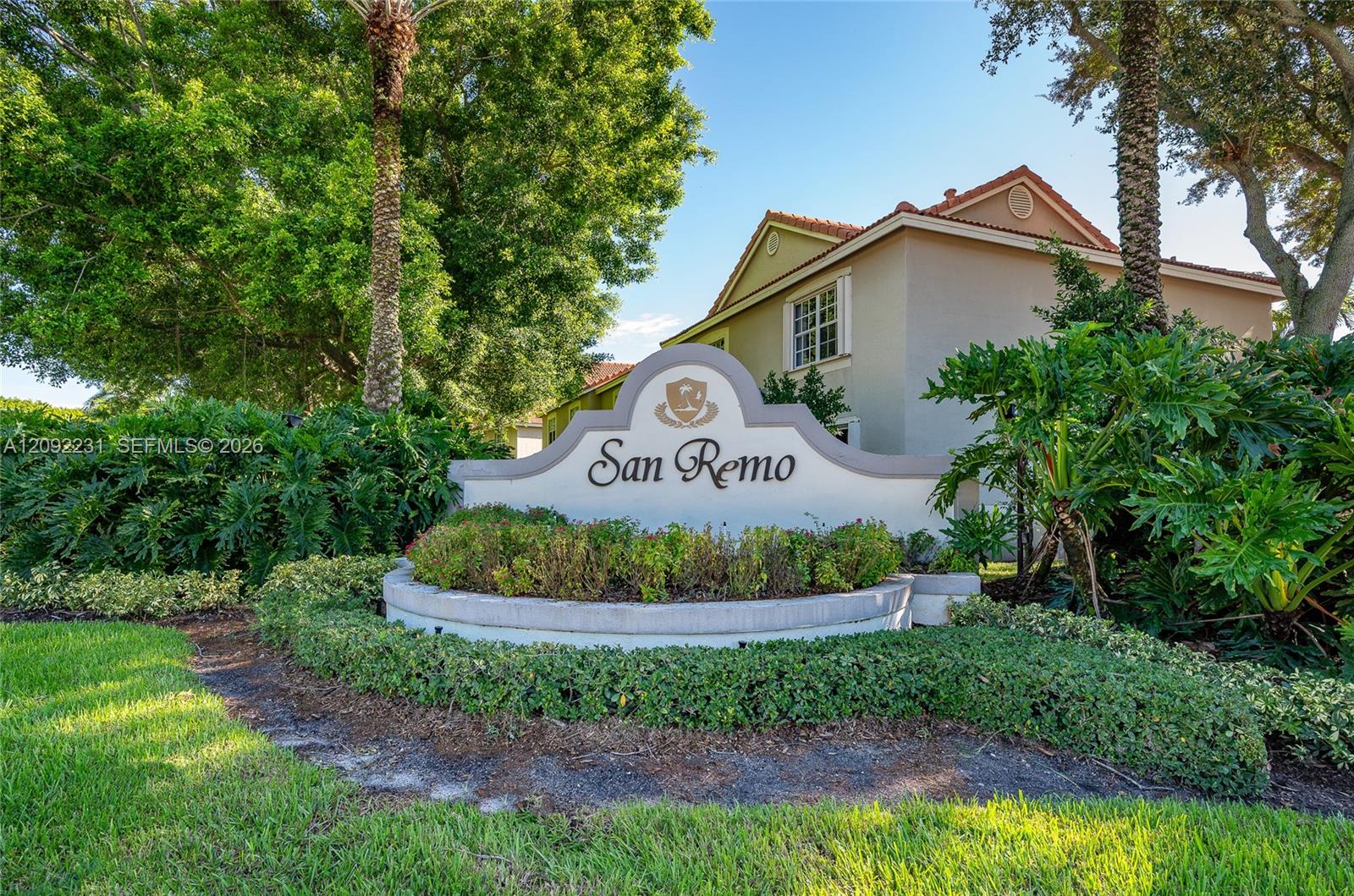 890 San Remo Dr