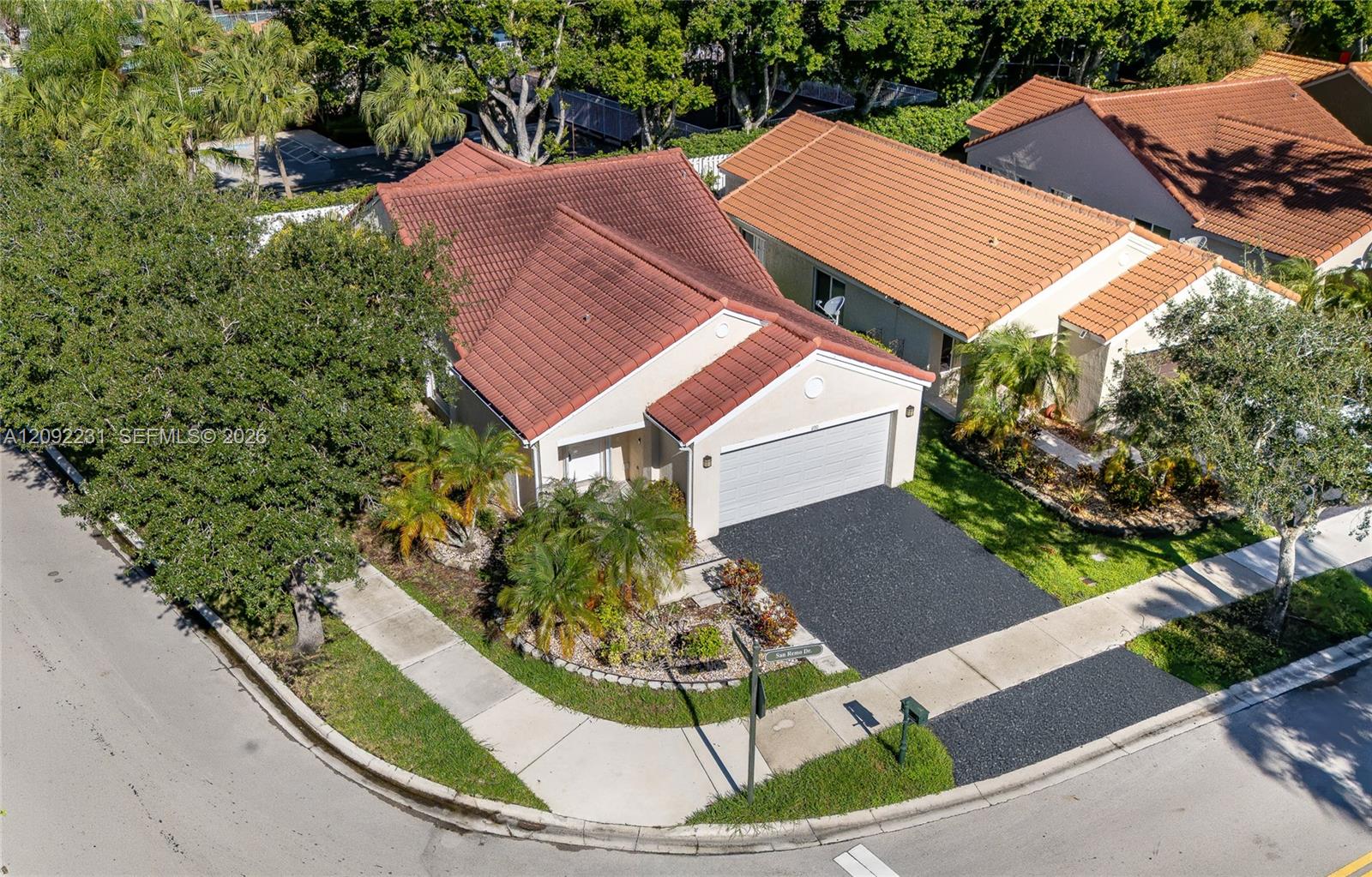 890 San Remo Dr