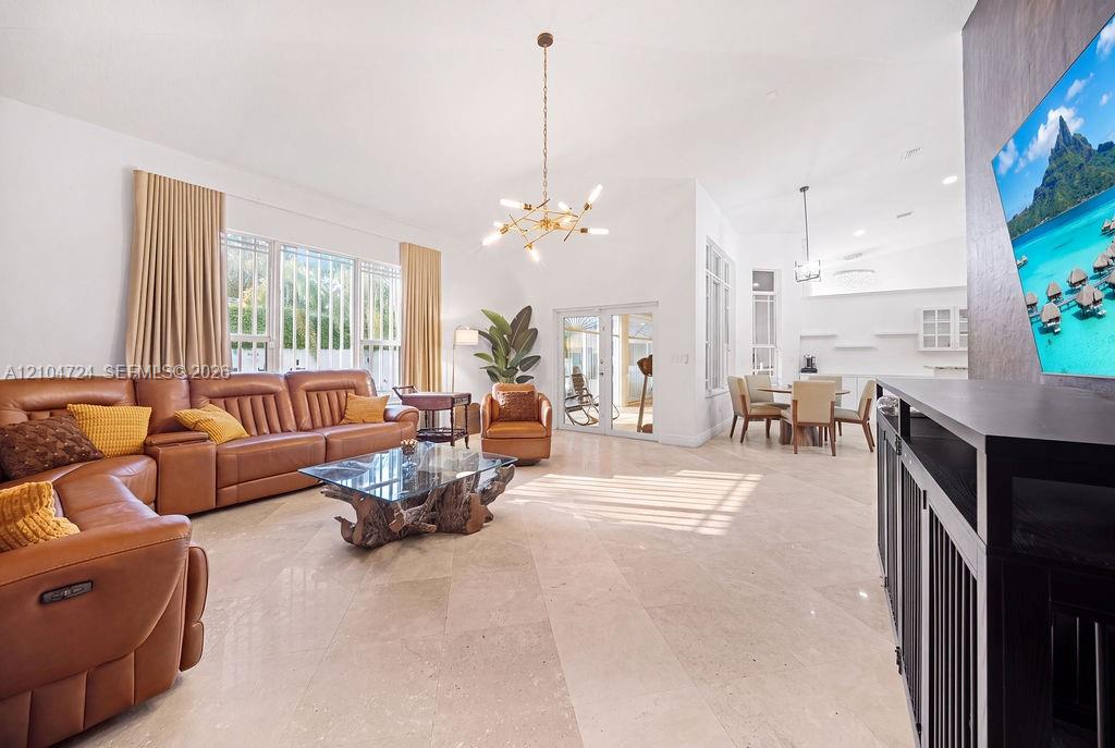 5750 SW 67th Ave