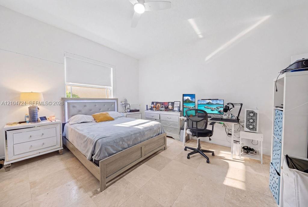 5750 SW 67th Ave