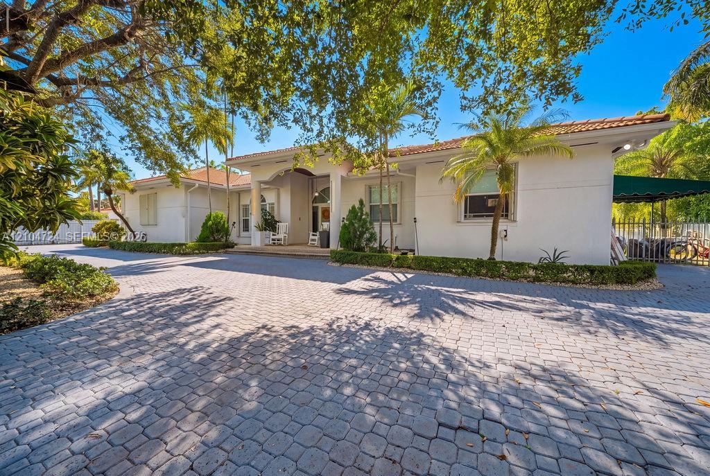 5750 SW 67th Ave