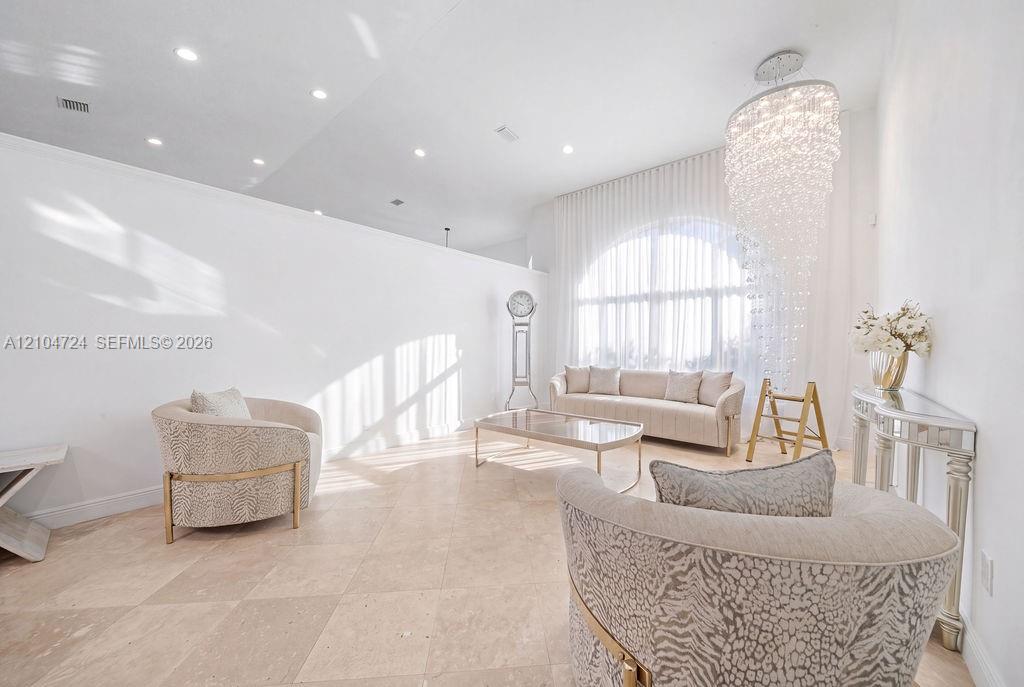 5750 SW 67th Ave