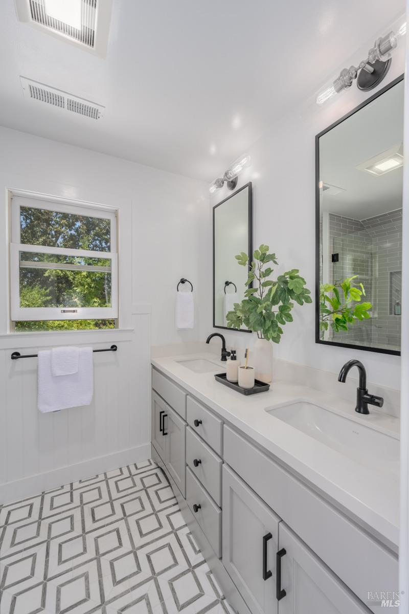 1250 Lovall Valley Rd