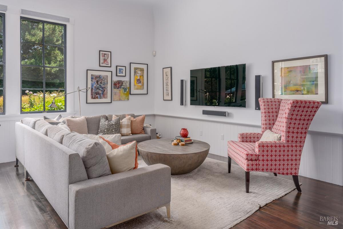 1250 Lovall Valley Rd