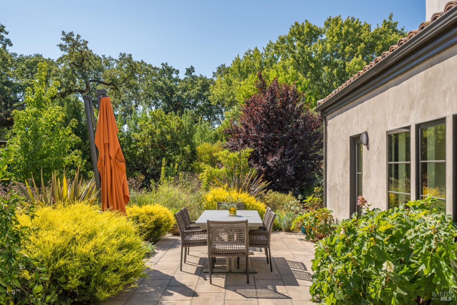 280 Serres Dr