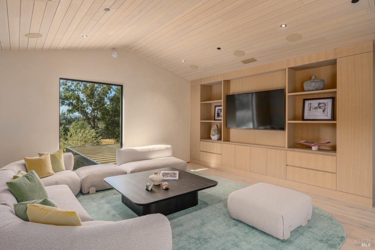 1438 Ridge Valley Road