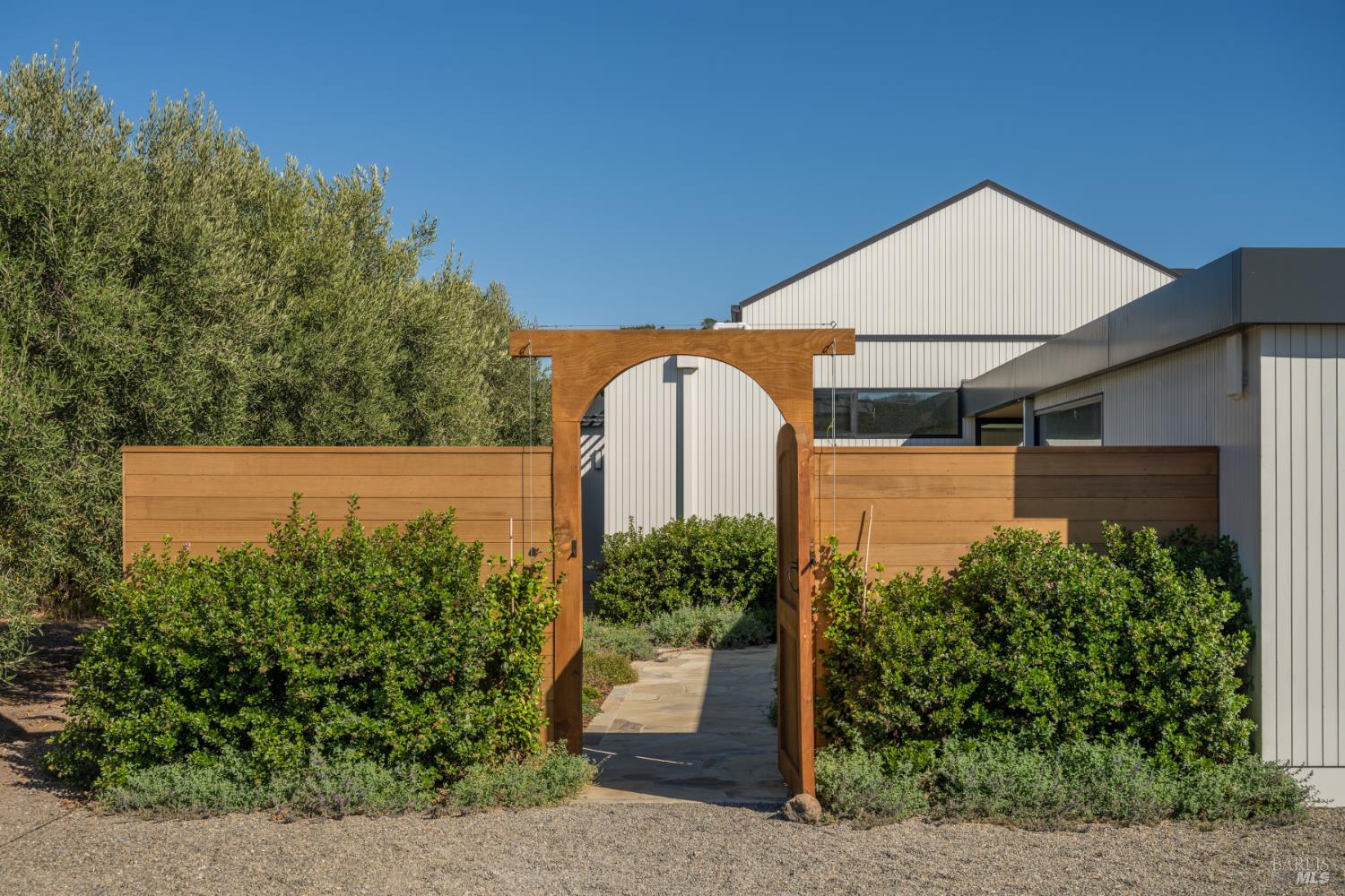 855 Grapestone Lane
