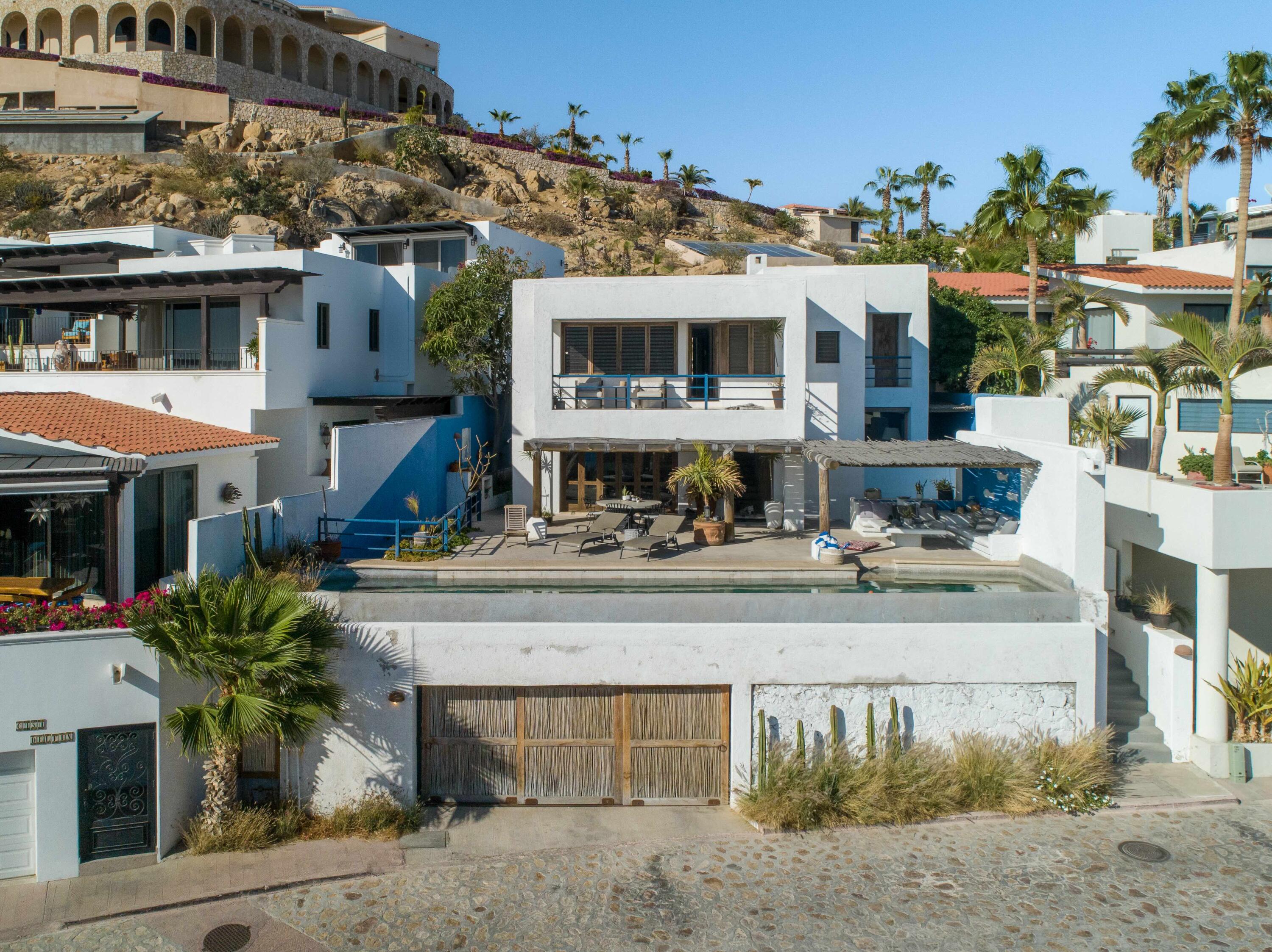 Camino Pacifico Alto, Casa Macias