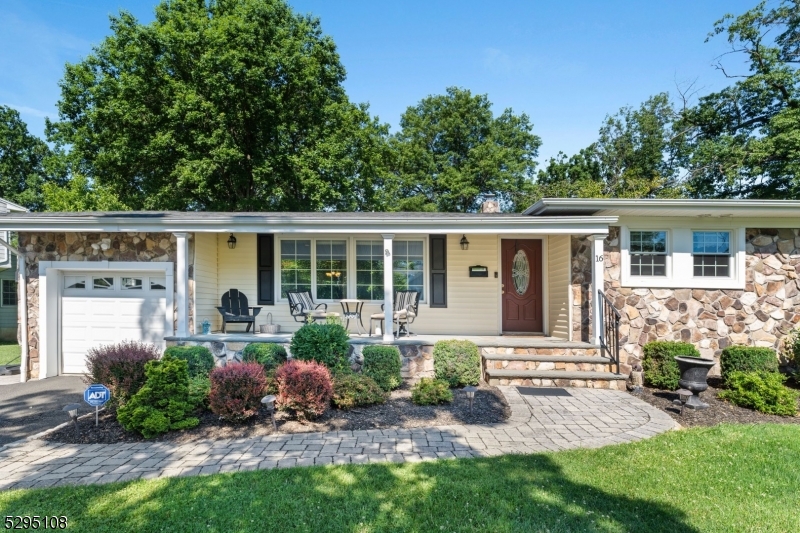 16 Walker Dr