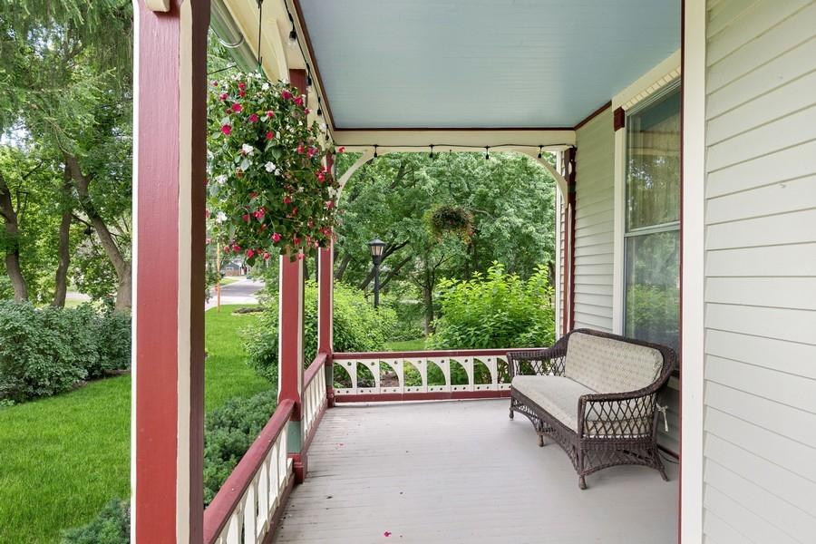 805 Abbott Street W