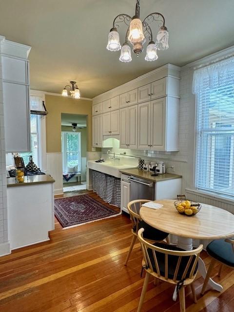 805 Abbott Street W